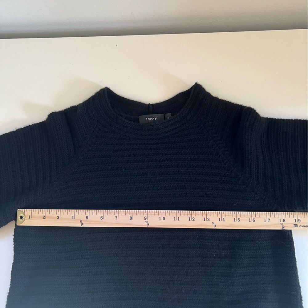 Theory Black Cashmere Sweater Horizontal Rib Size Small Minimalist Quiet Luxury - Picture 9 of 10